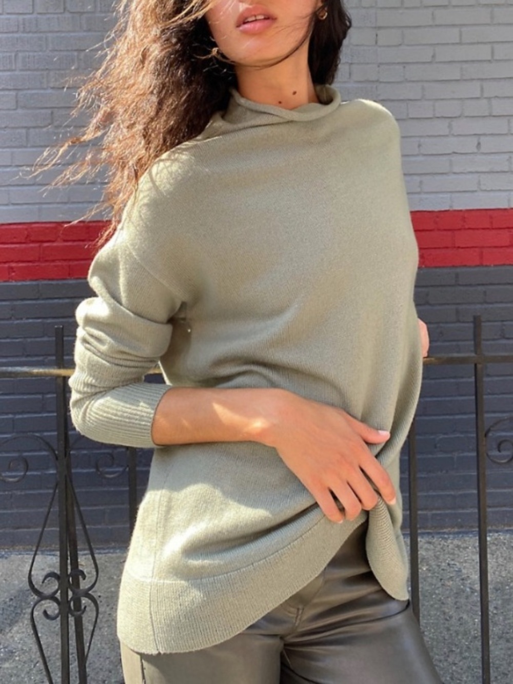Aritzia Wilfred Cyprie Sweater Mock Neck in Olive Green size XS